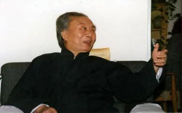 爱艾青诗选读后感推荐6篇