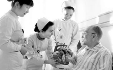 获优秀护士的自我评价7篇