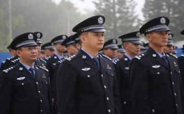 做一名警察的作文6篇