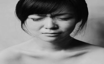 她流泪的作文8篇