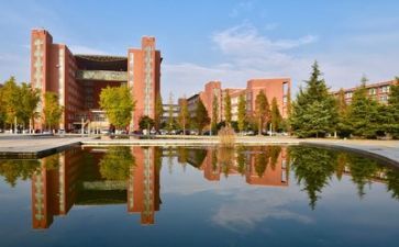 学校的与总结报告参考7篇