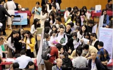 应届生求职简历自我评价7篇
