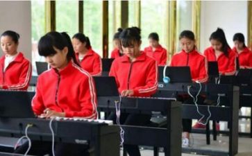 工作表现自我评价幼师5篇