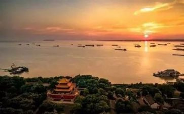 游岳阳楼作文8篇