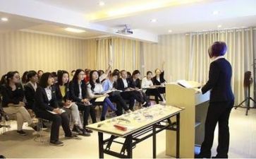 职工代表的述职报告8篇
